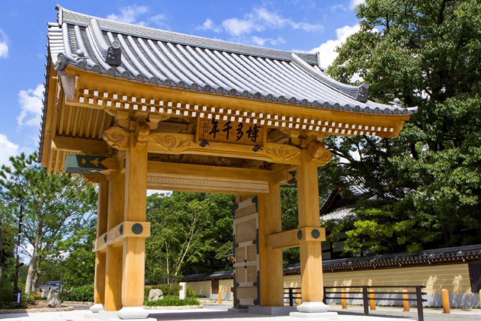 hakata-sennnen-no-mon-showcase